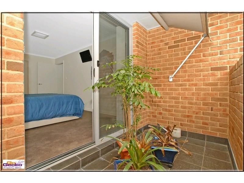 1/83-85 Tharwa Road, Queanbeyan NSW 2620