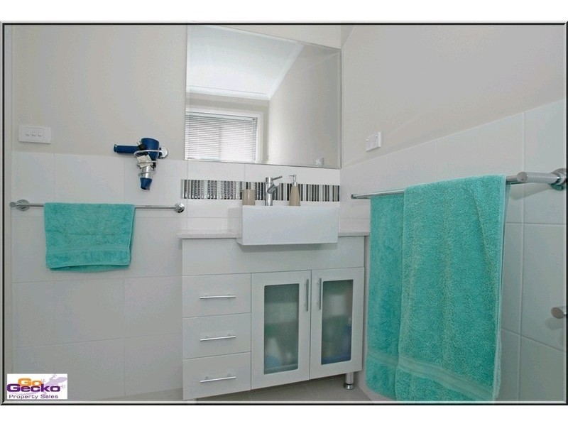 1/83-85 Tharwa Road, Queanbeyan NSW 2620