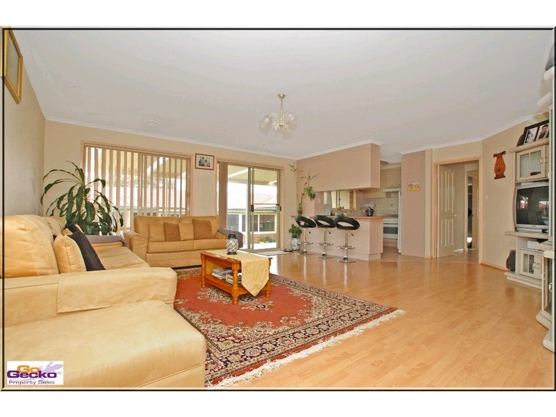 27 Hellmund Street, Queanbeyan NSW 2620