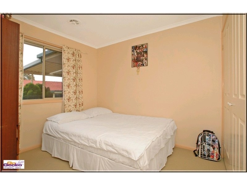 27 Hellmund Street, Queanbeyan NSW 2620