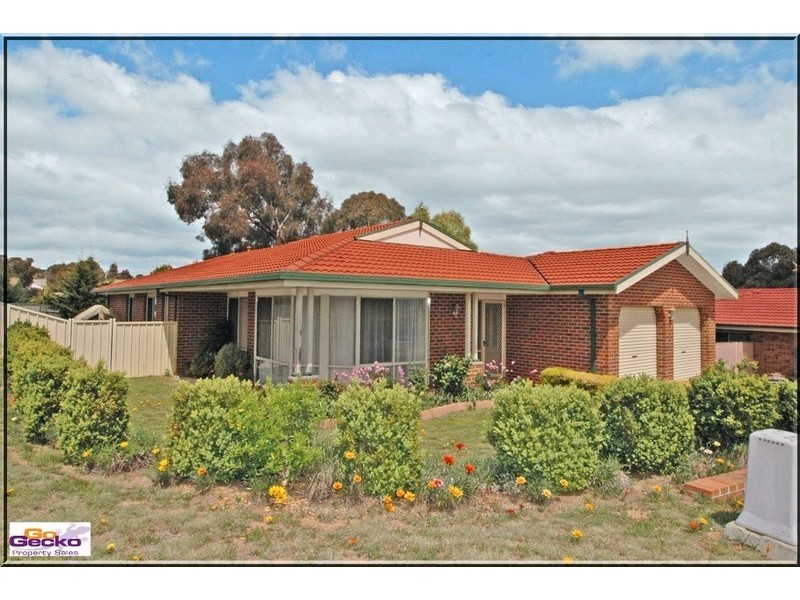 27 Hellmund Street, Queanbeyan NSW 2620