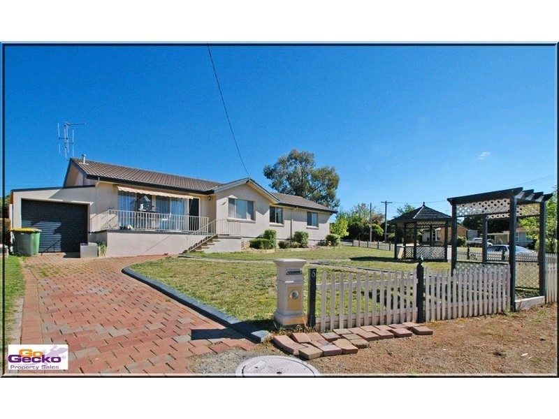 6 Gillman Place, Queanbeyan NSW 2620