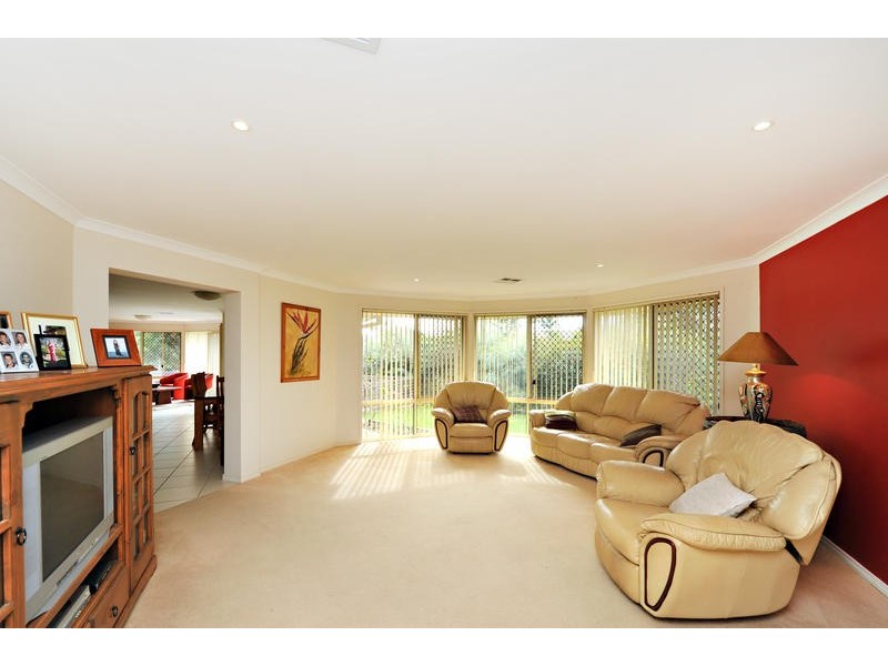 2 Paulette Court, Cashmere QLD 4500