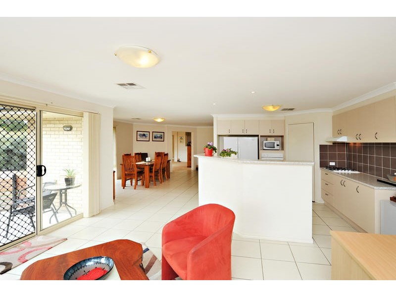2 Paulette Court, Cashmere QLD 4500