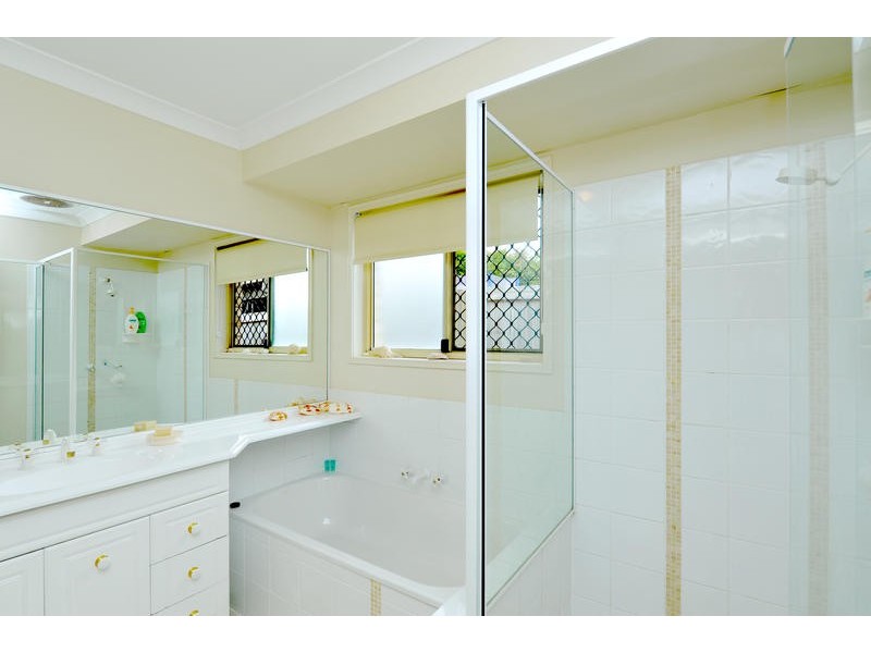 2 Paulette Court, Cashmere QLD 4500