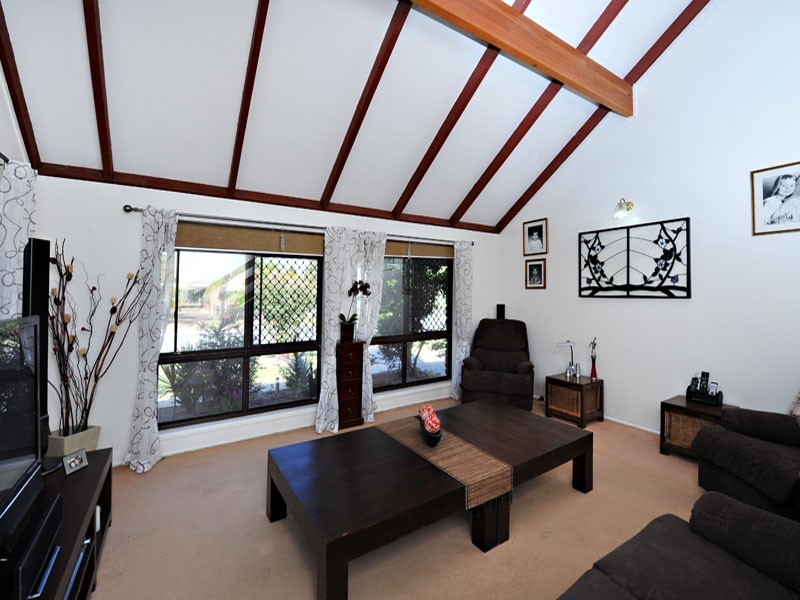 42 Colonial Drive, Lawnton QLD 4501