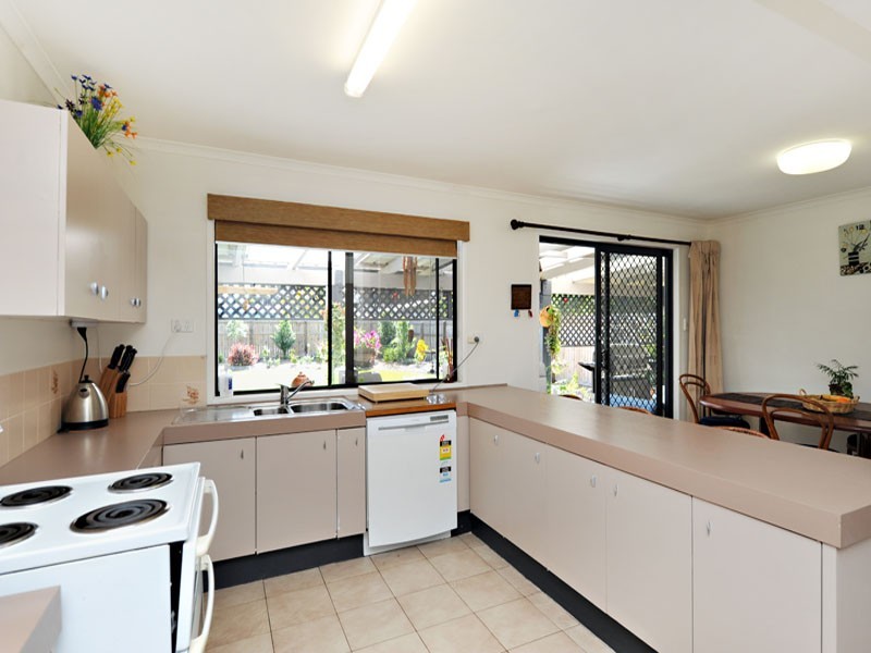 42 Colonial Drive, Lawnton QLD 4501