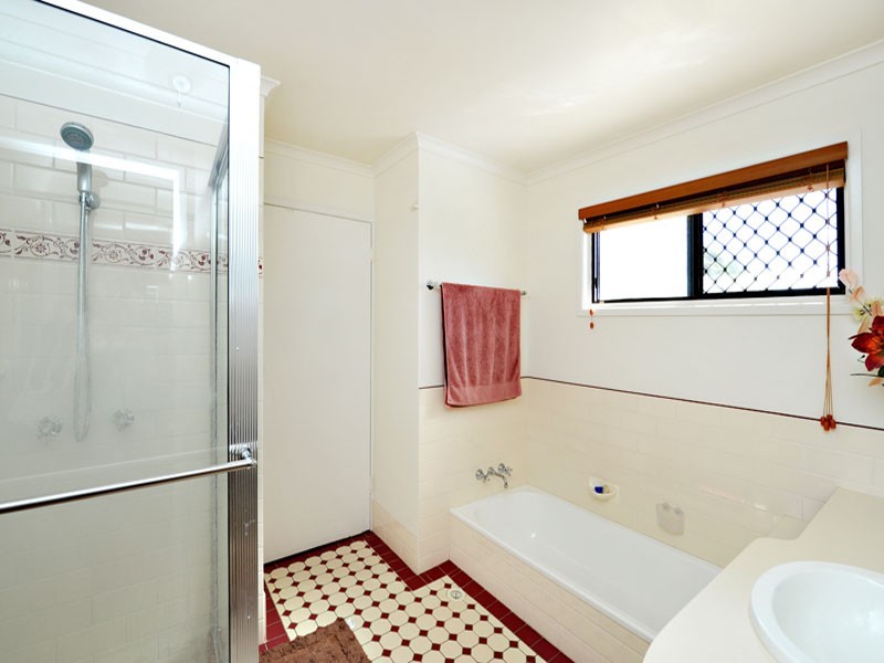 42 Colonial Drive, Lawnton QLD 4501