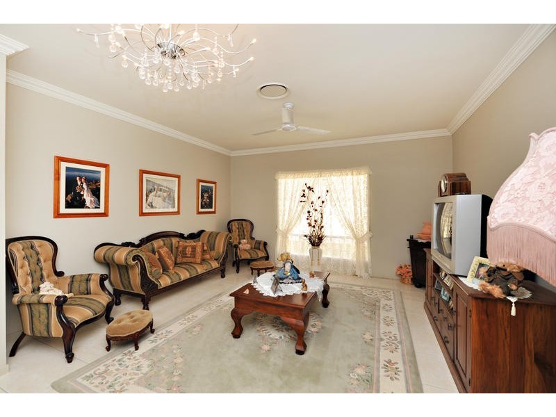 127 Corvus Drive, Cashmere QLD 4500