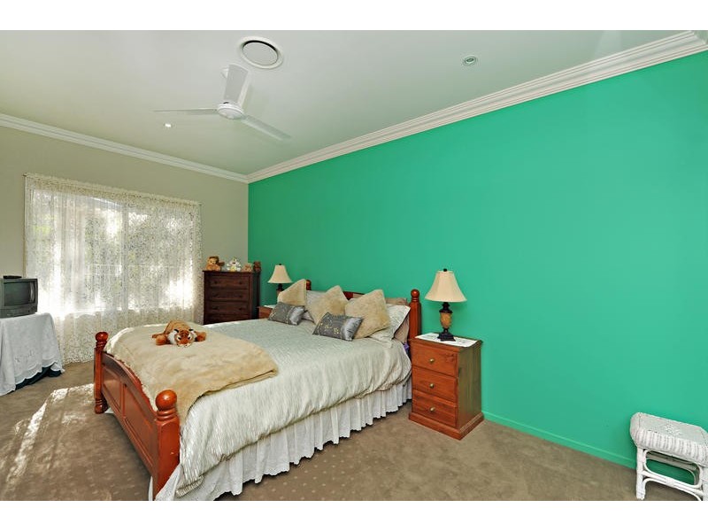 127 Corvus Drive, Cashmere QLD 4500