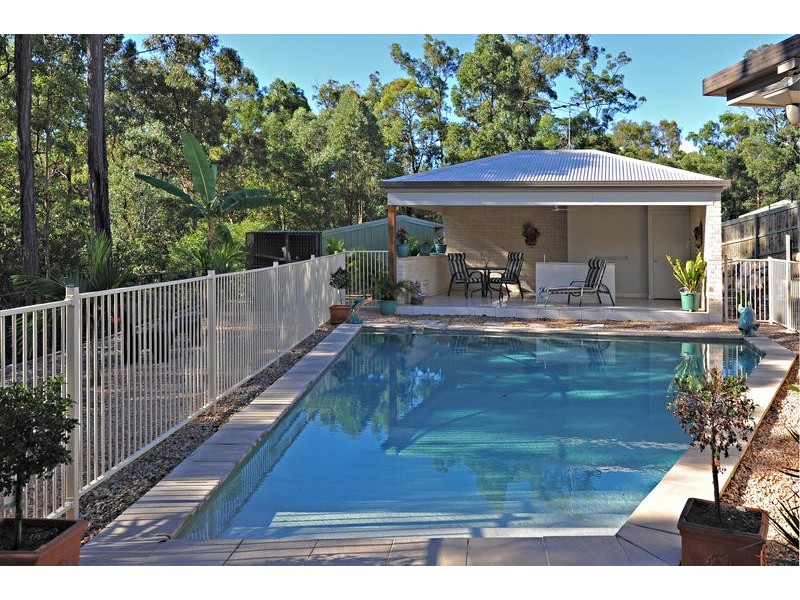 127 Corvus Drive, Cashmere QLD 4500