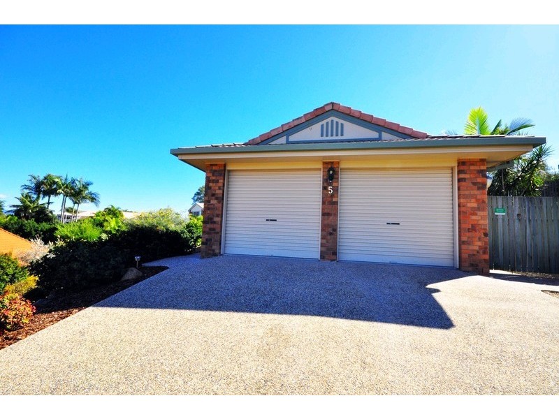 5 Sawyer Court, Petrie QLD 4502