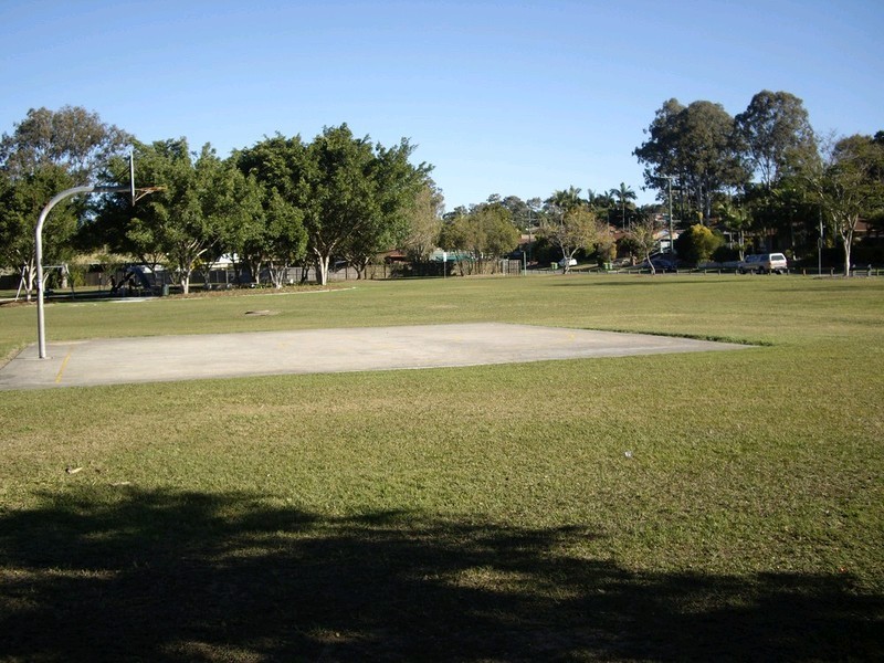 2/60 Rue Montaigne, Petrie QLD 4502