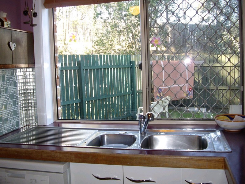 2/60 Rue Montaigne, Petrie QLD 4502