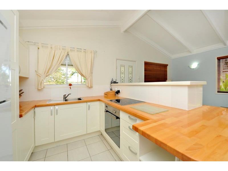 4 Connors Street, Petrie QLD 4502