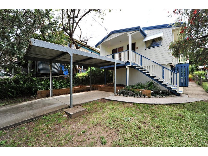 4 Connors Street, Petrie QLD 4502