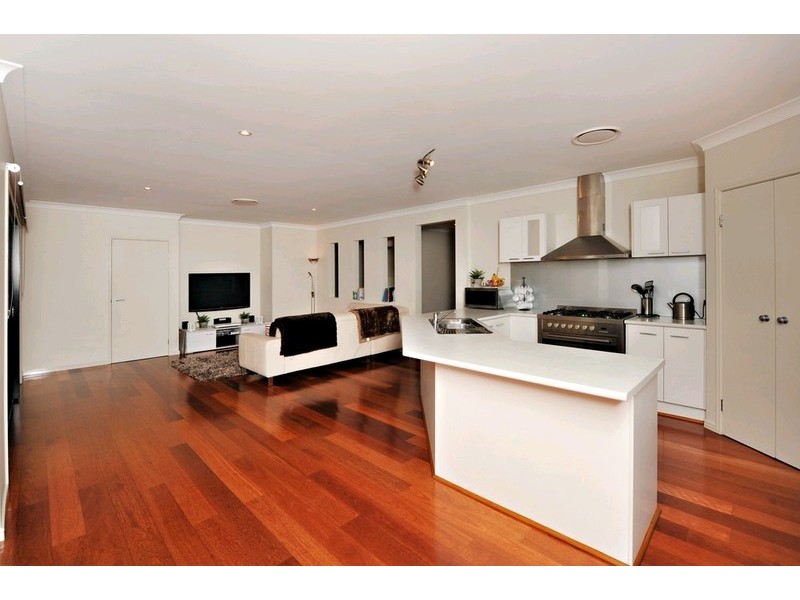 11 Lawson Close, Petrie QLD 4502