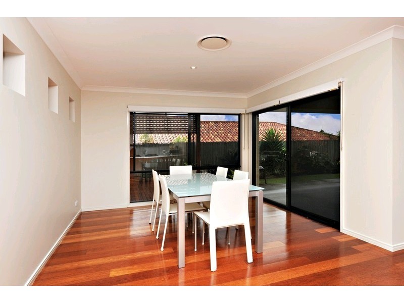 11 Lawson Close, Petrie QLD 4502