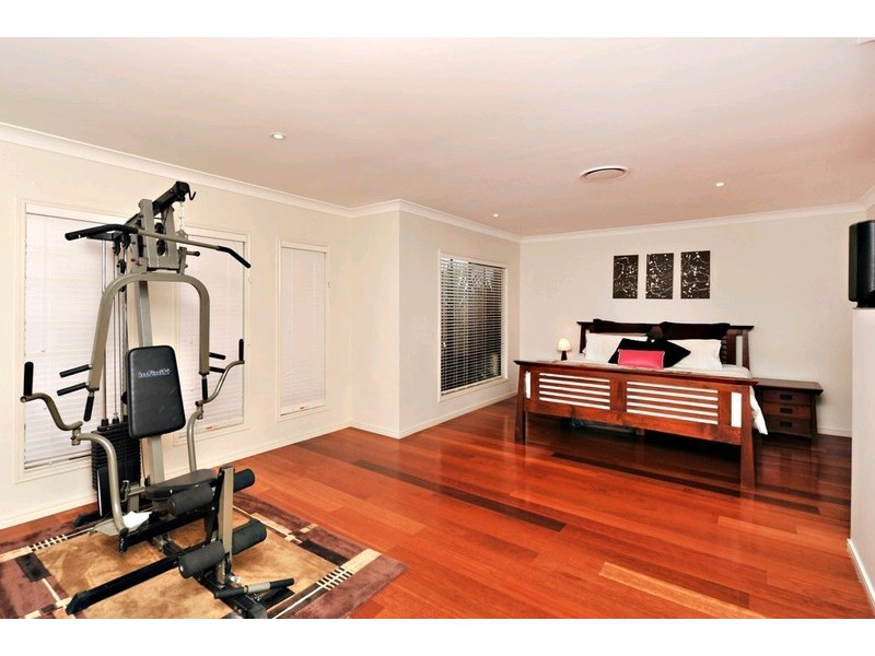 11 Lawson Close, Petrie QLD 4502