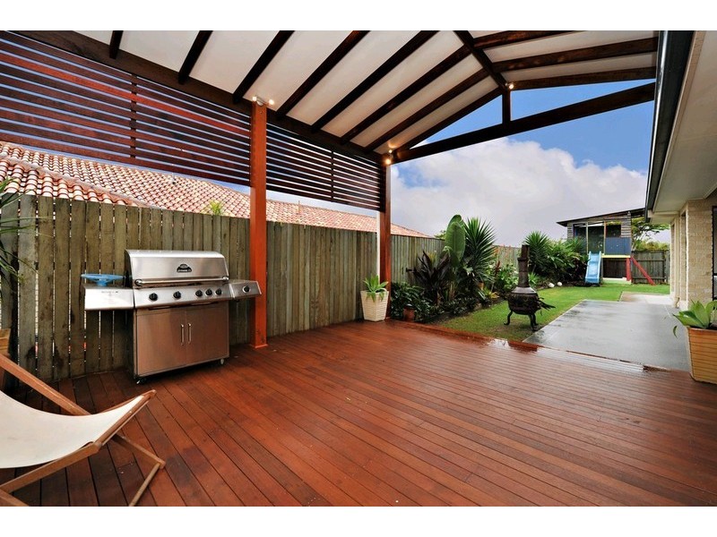 11 Lawson Close, Petrie QLD 4502