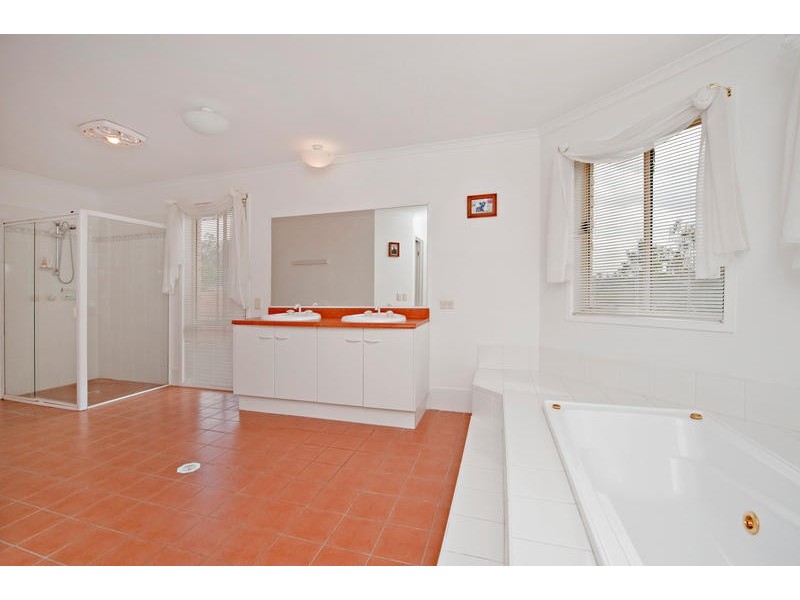 3 Maddison Place, The Gap QLD 4061