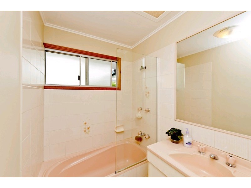 30 Vores Road, Whiteside QLD 4503