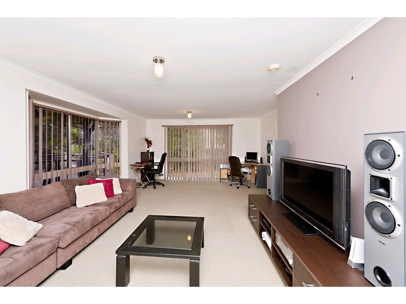 99 Rue Montaigne, Petrie QLD 4502