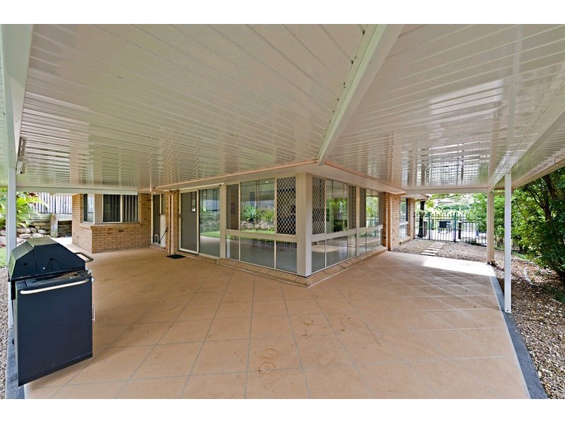 99 Rue Montaigne, Petrie QLD 4502