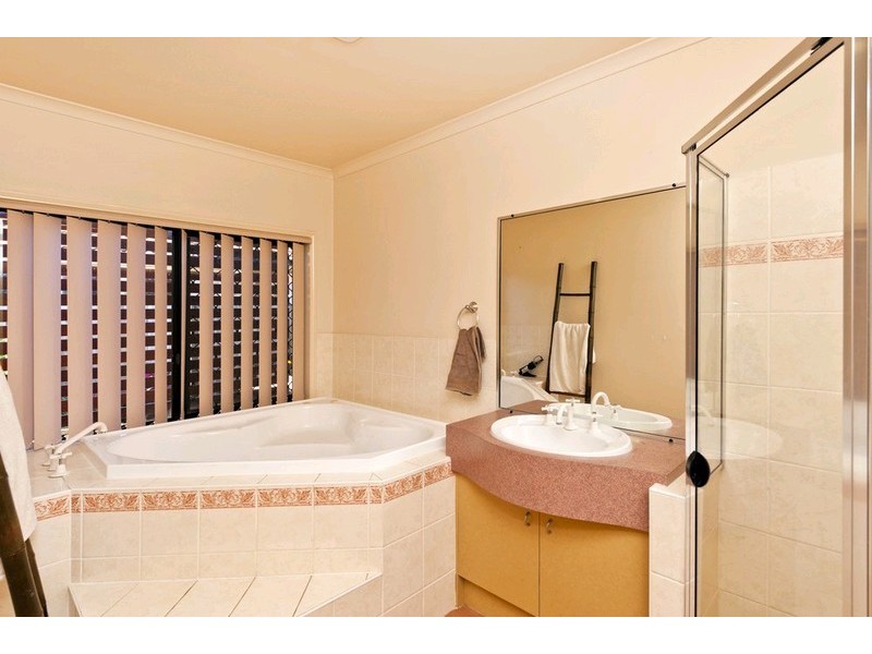 8 Trafalgar Court, Strathpine QLD 4500