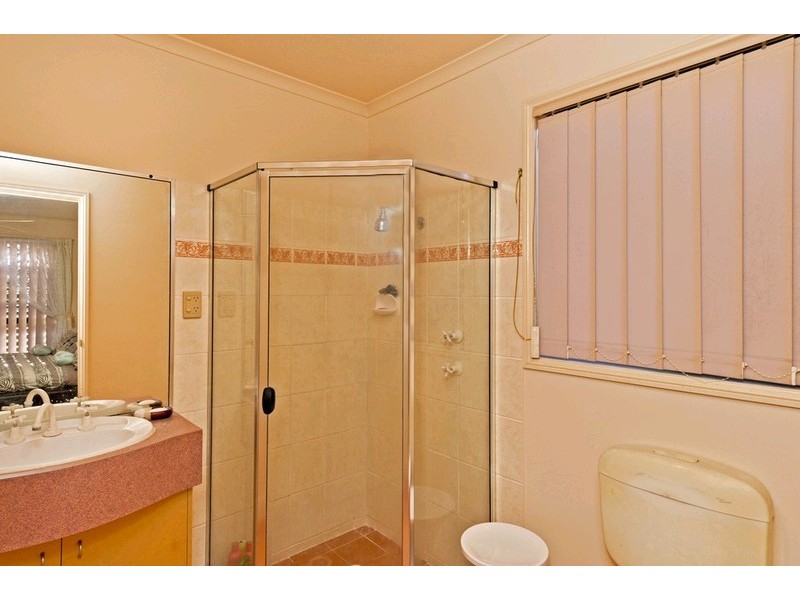 8 Trafalgar Court, Strathpine QLD 4500