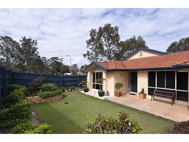 10 Tudor Close, Petrie QLD 4502