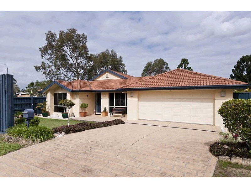 10 Tudor Close, Petrie QLD 4502