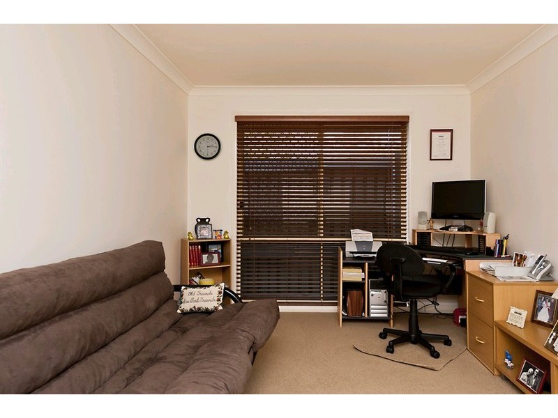 10 Tudor Close, Petrie QLD 4502