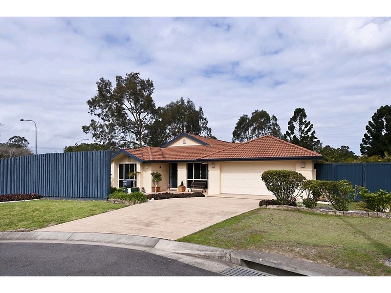 10 Tudor Close, Petrie QLD 4502