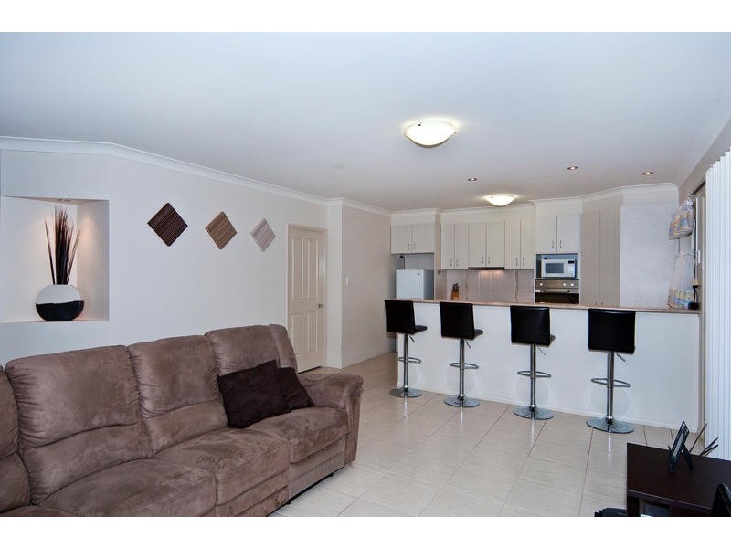 2/180a Jellicoe Street, Newtown QLD 4350