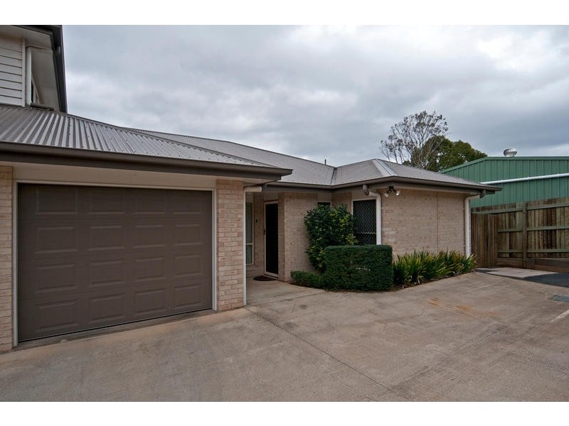 2/180a Jellicoe Street, Newtown QLD 4350