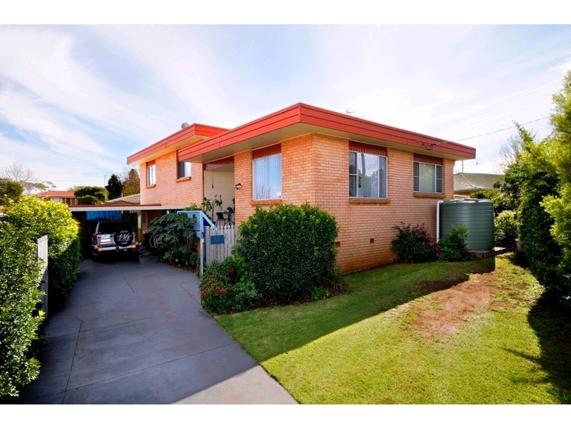 Centenary Heights QLD 4350