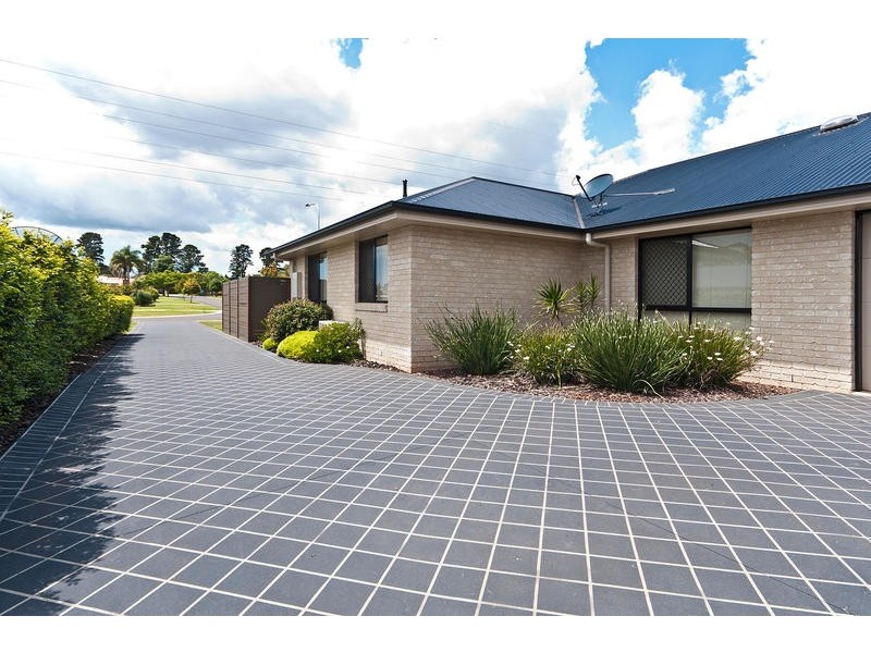 Kearneys Spring QLD 4350