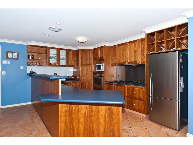 32 Ward Street, Middle Ridge QLD 4350