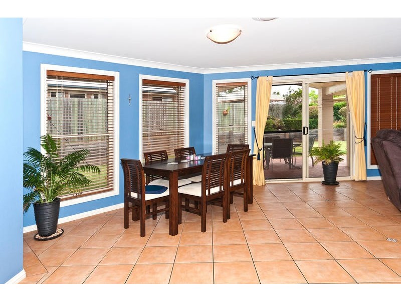 32 Ward Street, Middle Ridge QLD 4350