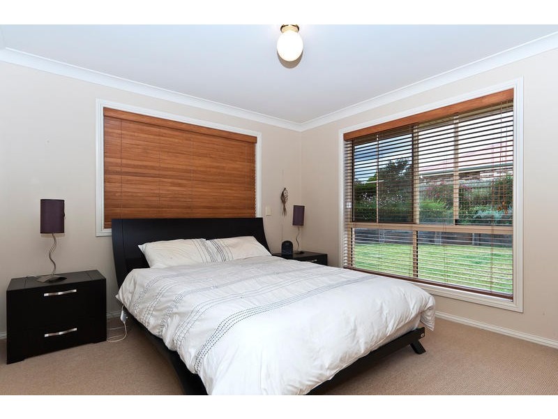 32 Ward Street, Middle Ridge QLD 4350