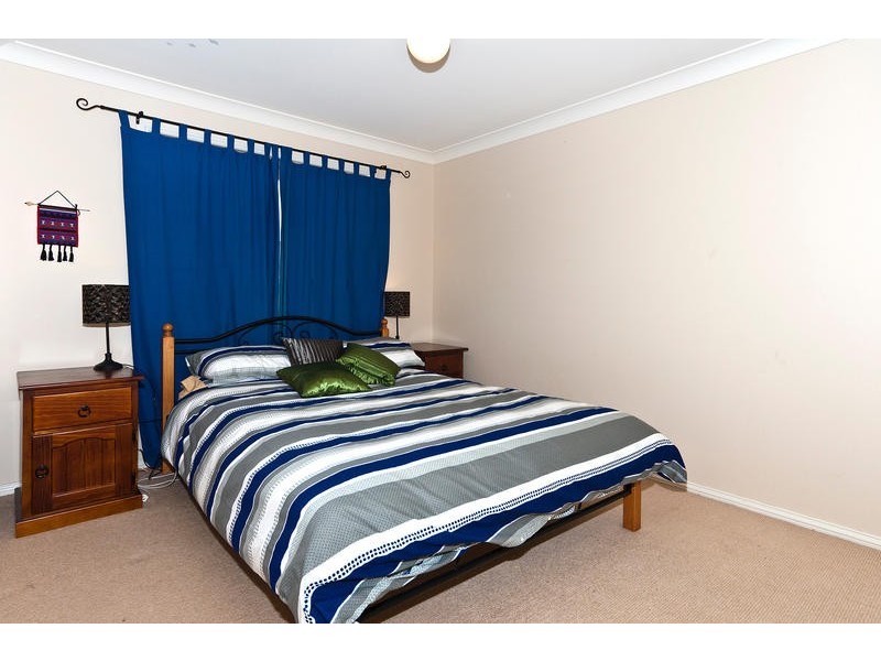 32 Ward Street, Middle Ridge QLD 4350