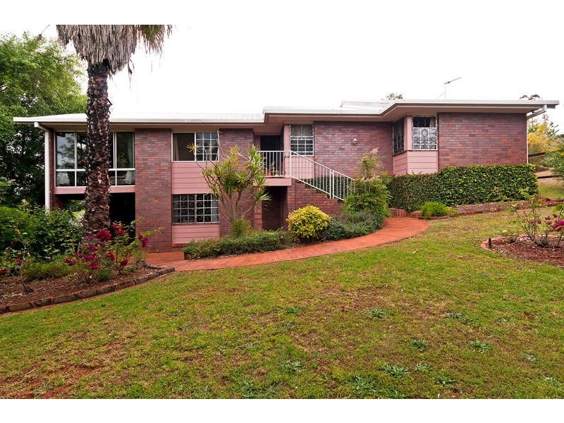 35 Amanda Drive, Toowoomba QLD 4350