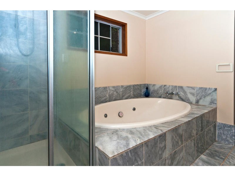 35 Amanda Drive, Toowoomba QLD 4350