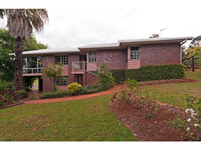 35 Amanda Drive, Toowoomba QLD 4350