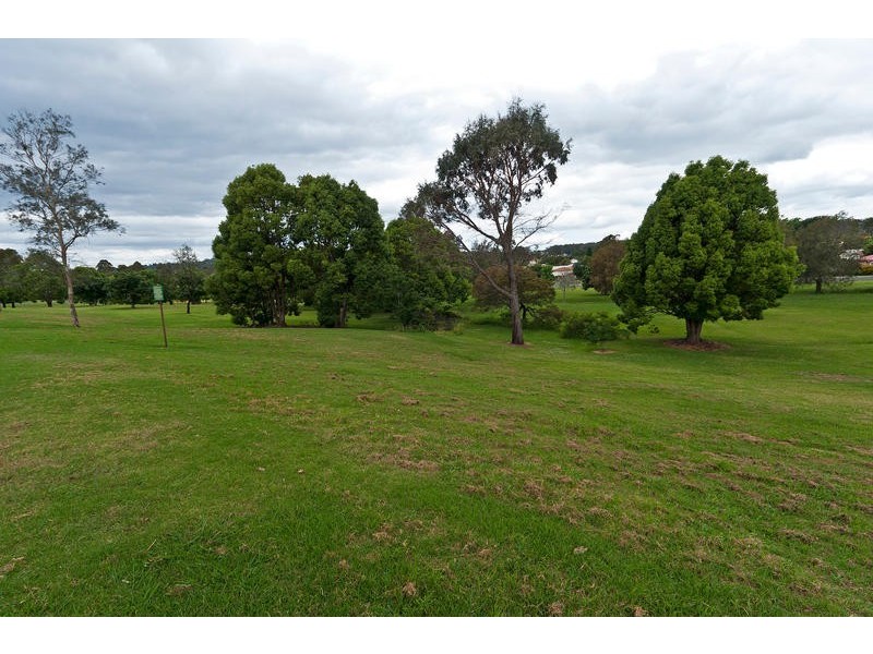 35 Amanda Drive, Toowoomba QLD 4350