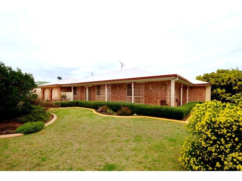 7 Emma Drive, Toowoomba QLD 4350