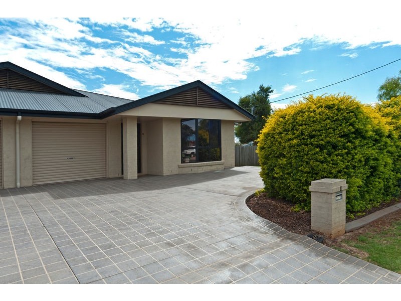 2/9 Kauri Street, Toowoomba QLD 4350