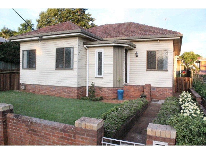 16 Sir Street, Toowoomba QLD 4350