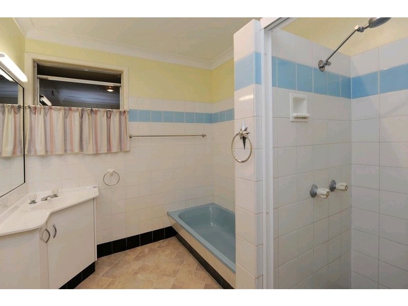 Centenary Heights QLD 4350